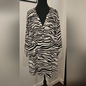 Torrid Zebra Print V-Neck Tunic Blouse 4X